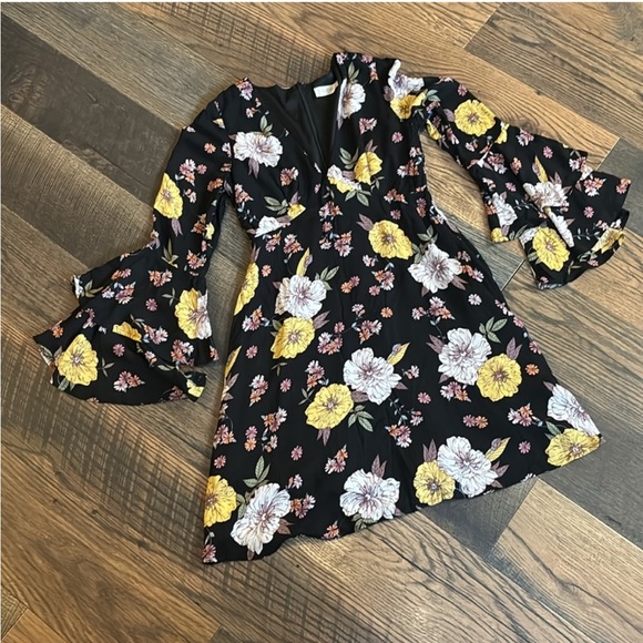 Altar'd State Juliette Dress Black Floral Tiered Ruffle Bell Sleeves Size Small - Picture 3 of 5